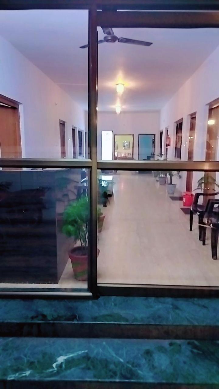 Premshi Guest House Ayodhya Exterior foto